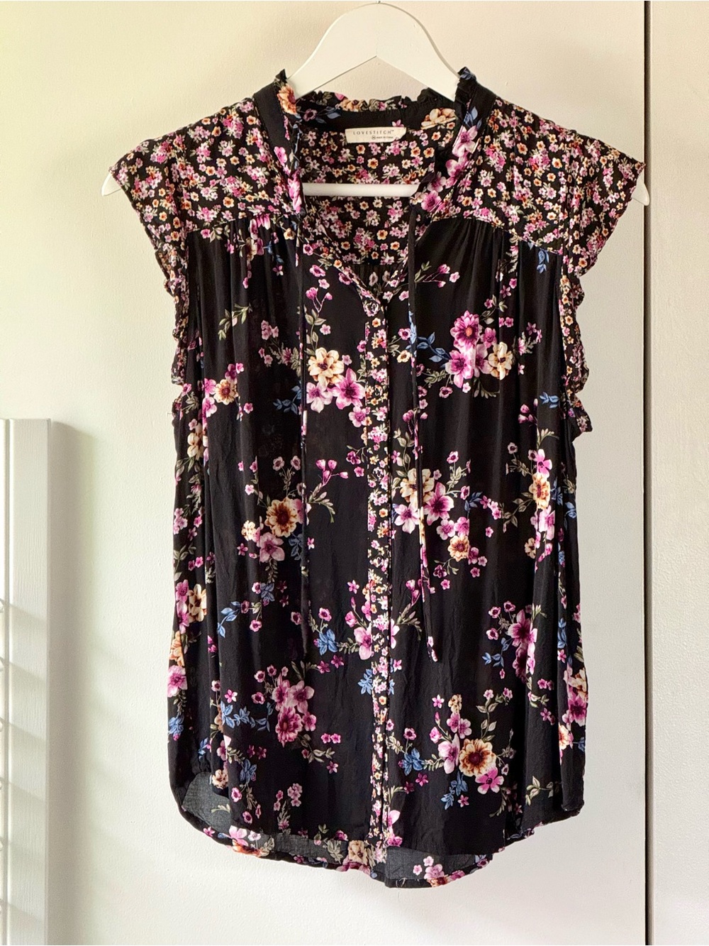 lovestitch Black Floral Button-Front Blouse 🌺 🌼